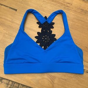 Aerie Chill Play Move Bralette. Lace sunflower back. Size M
